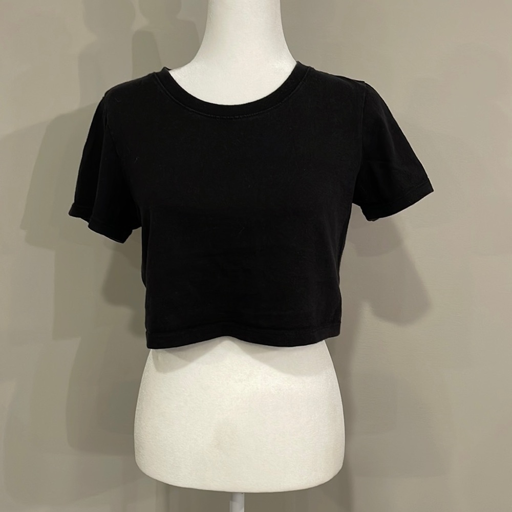 Urban Outfitters, Black cropped T-Shirt